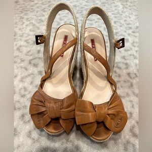 Prada Size 38 Camel bow leather espadrilles